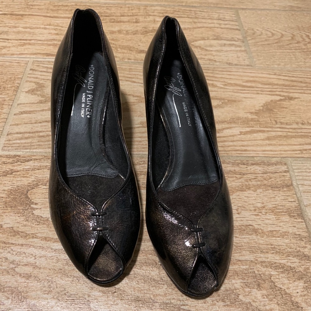 Donald Pliner peep toe pumps